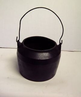 Antique No 2 J Marlow Co Cast Iron Lead Smelting Pot