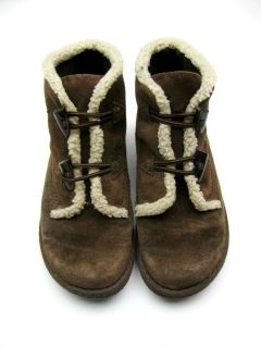 Earth Spirit Suede Ankle Boots Toggle Buttons Brown Mukluks Womens sz 