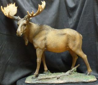 PRINCE Moose statue figure H17.75 x L19.75 x W9