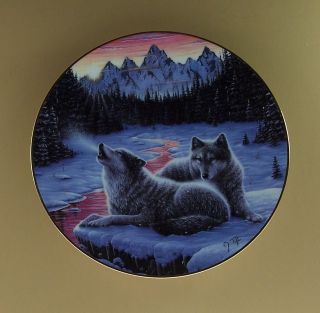 The Call Of The North WINTERS DAWN Plate Wolf Wolves Hamilton 