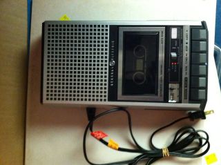GENERAL ELECTRIC MODEL 3 5152B CASSETTE RECORDER/THREE​ WAY POWER