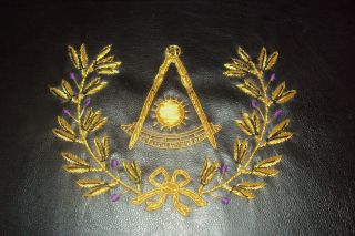HAND EMBROIDED MASONIC CUSTOM BLACK, P.M. APRON CASE GOLD WITH WREATH