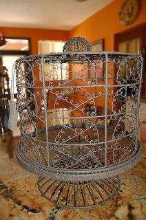VINTAGE FRENCH STYLE BROWN DOMED PEDESTAL CAKE STAND BEAUTIFUL