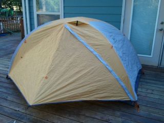 EXCELLENT CONDITION REI HALF DOME 2 PLUS BACKPACKING TENT
