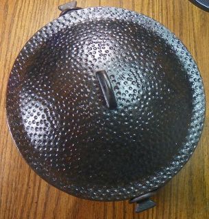 Hammered Cast Iron 3 Toed Kettle Dutch Oven 3 QT Lid Heavy Bail Handle 