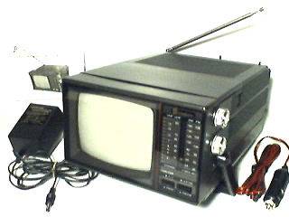 Broksonic CTRE 855 Deluxe 5 Black & White Portable TV With AM/FM 