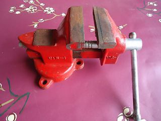 Milwaukee Tools and Equipmnet Co. Swivel Bench 3 1/2 VISE No.335 Ex 