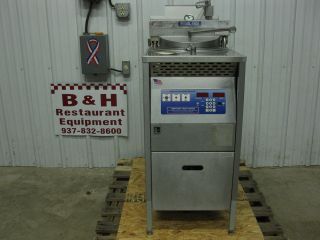   Company 1800 GH Natural Gas Pressure Chicken Fryer w/ Filter System