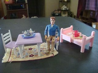   FAMILY DOLLHOUSE TABLE CHAIRS RUG TRAY MAN BED PITCHER CUP & CAKE