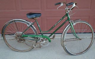 Vintage Schwinn Collegiate Ladies Bicycle   Green, 26 tire Antique 