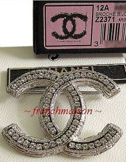 chanel brooch in Jewelry & Watches