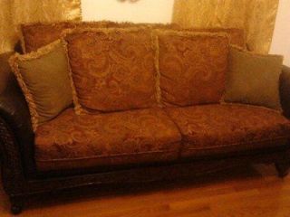 used living room sets in Sofas, Loveseats & Chaises