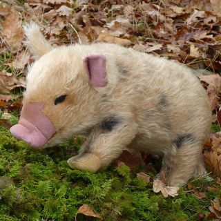 Sally the Micro Pig sandy spotted mohair soft toy by Kosen/Kösen 