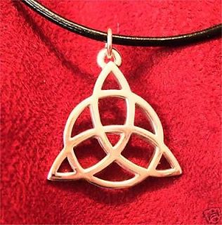 Triquetra WICCA symbol charmed book of shadows pendant