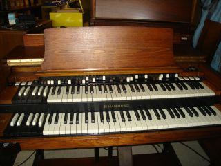 Hammond organ and Leslie 147 speaker rebuilt manuals