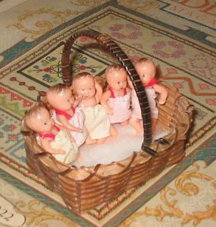   Quintuplet Dolls Five Little hard plastic dolls in basket FREE SHIP