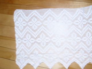Hand Crochet 8 Valance or Chair Pad Trim White 12 Antique