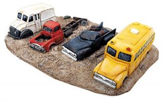 HO Scale  ROW OF JUNK TRUCKS SCRAP YARD   PAINTED CAST RESIN CASTING