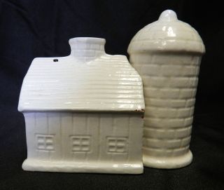 Vintage Ceramic White Barn Grain Silo Hugger Salt Pepper Shakers Japan
