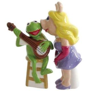   Show Miss Piggy Kissing Kermit Frog SALT & PEPPER SHAKERS SET Muppets