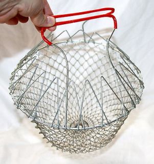 VINTAGE COLLAPSIBLE FOLDING WIRE EGG BASKET WITH RED HANDLES