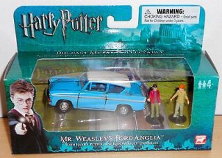 Corgi HARRY POTTER   FORD ANGLIA WITH HARRY POTTER AND RON WEASLEY 