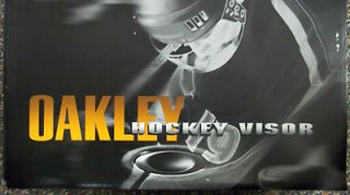 Oakley VR904 Straight Cut Small Pro Hockey Visor with out Vents   NEW 