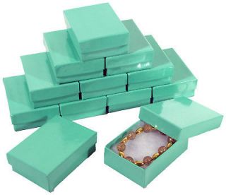   Retail & Services > Jewelry Packaging & Display > Gift Boxes