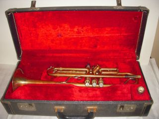 SELMER BUNDY TRUMPET BY VINCENT BACH SERIAL NO. 178200 STUDENT 