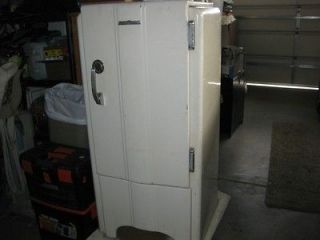 vintage ge refrigerator in Collectibles