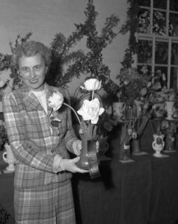 1947 4x5 NEG Mrs. Botford Young w/prize tulips  106