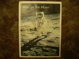 P10] Newspaper Insert MAN ON THE MOON August 10, 1969 THE SUNDAY 