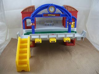 Fisher Price Geo Trax Train Grand Central Station Depot Building