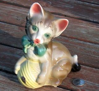 cute ROYAL COPLEY ceramic KITTEN with YARN figurine U.S.A.