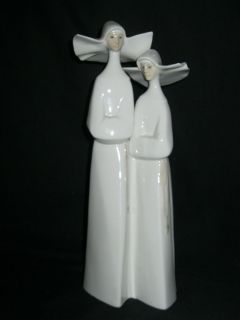 Lladro Figure of Two Nuns no.4611 by Fulgencio Garcia 33cm (13 inches)