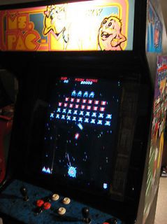Cool multigame arcade machine. Ms Pacman, Donkey Kong, Galaga 