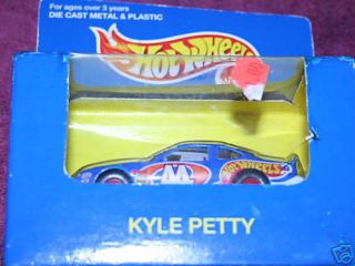 1996 KYLE PETTY #44 HOT WHEELS 1/64 SCALE CAR