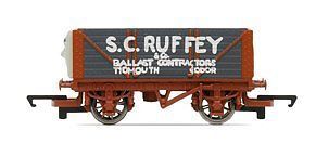 Hornby R9068 Thomas and Friends S C Ruffy 00 Gauge Wagon