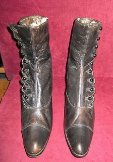 ANTIQUE VICTORIAN LADIES BUTTON UP BOOTS   WELL PRESERVED