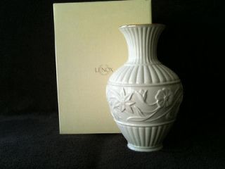 lenox 9 floral vine vase gold trim new in box