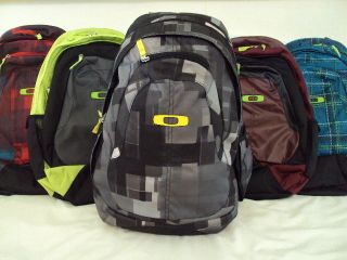 oakley laptop backpack in Clothing, 