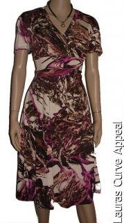   SIZE MEDIUM 8/10 Raspberry Cream Brown Watercolor Mirage V Top Dress