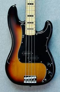 Fender 1970s P Bass 4 String Sunburst Display model   No danage