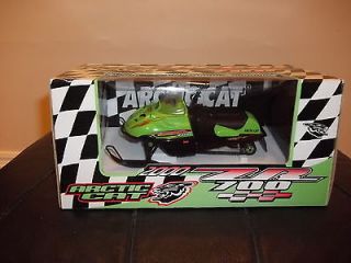 arctic cat 2000 zr 700 diecast toy sled from canada
