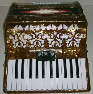 Rossetti Piano Accordion 48 Bass 26 Key 3 Switch, Case & Straps, 2648 