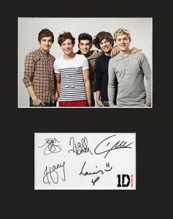 ONE DIRECTION SIGNED 10 X 8 PRESENTATION 1 ( FULLY MOUNTED FRONT AND 