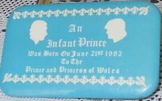 prince william royal birth announcement button  5