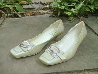 PROVOCOTIVE PAOLA DEL LUNGO Italian Light Green Leather Pumps 9