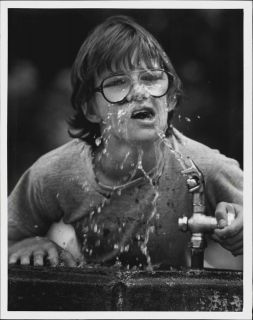 1982 BUBBA WESE CLEANS FACE AFTER PIE EATING CONTEST SALEM MASS Press 