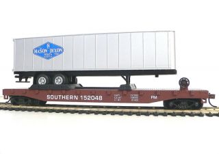   Trains Layout Southern Flat w Mason Dixon Trailer 98365